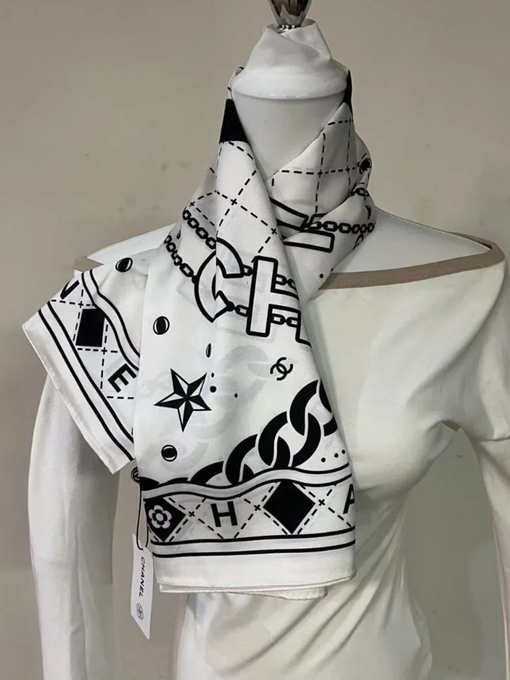 Chanel White CC Logo Silk Scarf 90cm - Picture 5 of 6